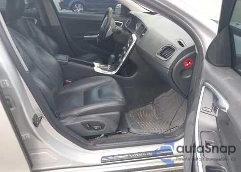 2012 Volvo S60 T5 z USA, uszkodzony, nr VIN YV1622FS0C2039568